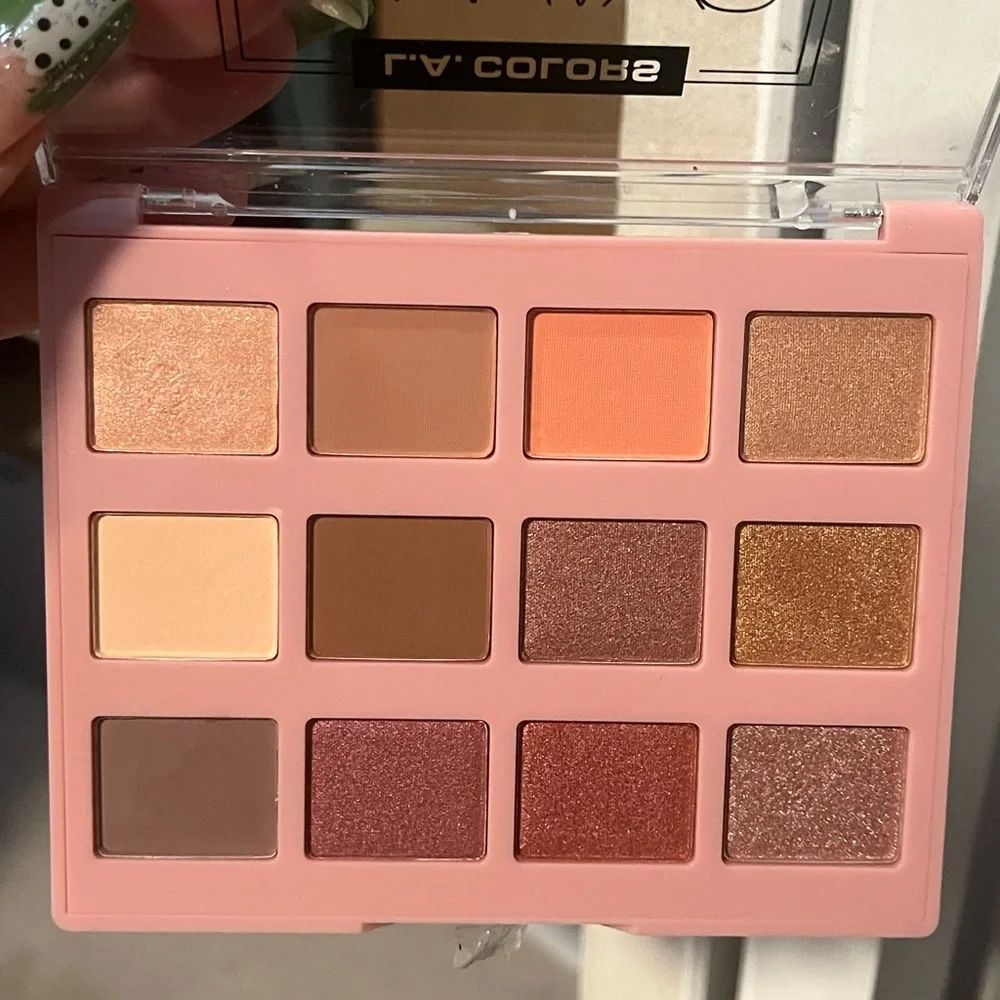 Brand New LA Colors Stay Wild Palette